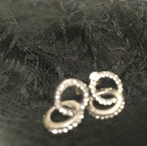 Earrings - Picture 1 of 2
